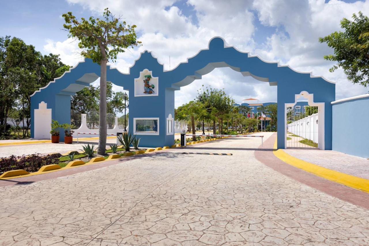 Courtyard By Marriott Cancun Airport Exterior foto